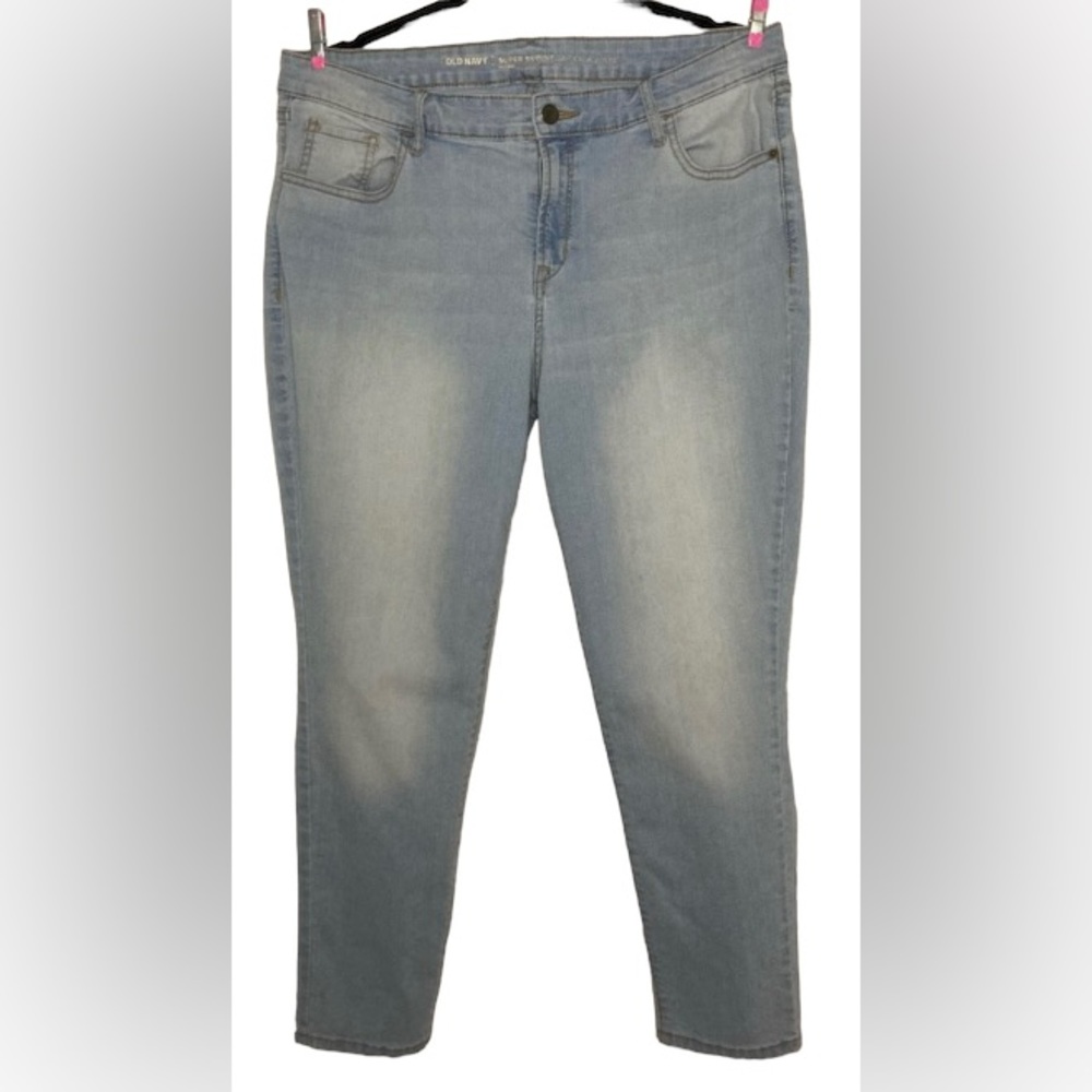 EUC. Old Navy Super Skinny, Mid Rise, Light Wash Jeans, Size 16 (Offers Welcome)